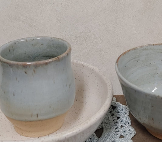 Bol, gobelet et assiette